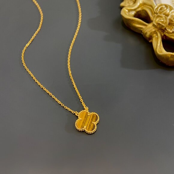Van Cleef & Arpels Tiger's Eye Necklace without Diamonds - Picture 2 of 9
